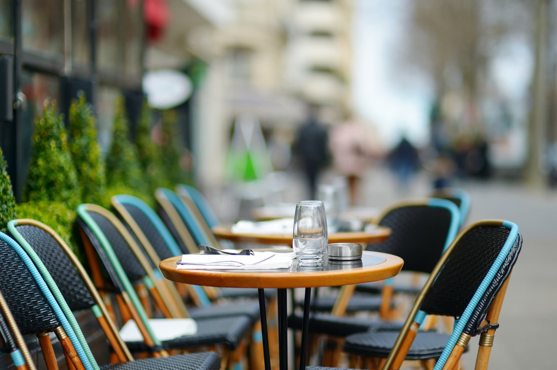 outdoor dining setting